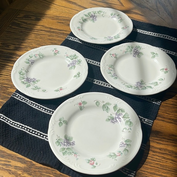 PFALTZGRAFF | Vtg Grape Vine 8” Plate - Picture 3 of 10